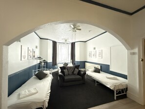 Strykejern/-brett og sengetøy