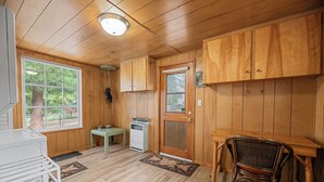 Laundry room - Bear Slope View Cabin (Big Bear Lake)