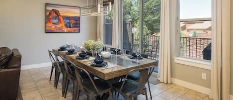 Casa de lujo, 4 habitaciones, patio, vista a la montaña | Servicio a la habitación