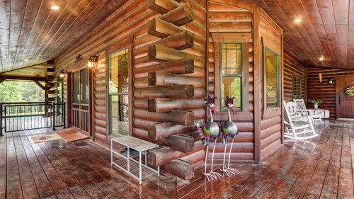 Sleeps 18 Premium Immersive Experience @ Upscale Luxury LogVilla ~ Hot Springs