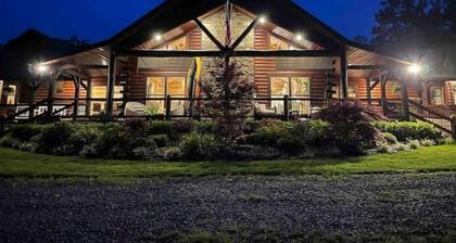 Sleeps 18 Premium Immersive Experience @ Upscale Luxury LogVilla ~ Hot Springs