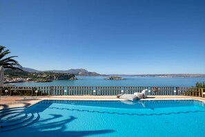 Pool - Luxury Seaview Apartment, 60sec Walk To Beach! (Apokoronas)