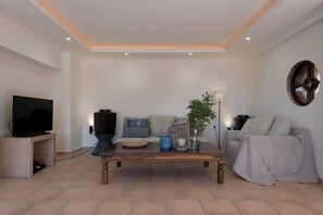 Huoneisto, 1 makuuhuone, parveke, näköala puutarhaan | Oleskelualue