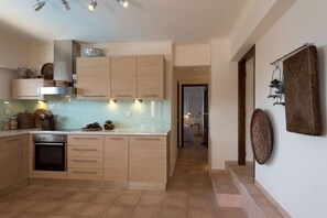 Apartment, 1 Bedroom, Balcony, Garden View | Private kitchen