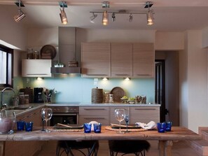 Huoneisto, 1 makuuhuone, parveke, näköala puutarhaan | Yksityinen keittiö