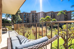 Luxury Condo, 1 Bedroom (KM 205) | Courtyard view
