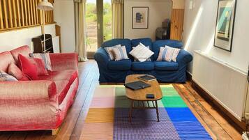 Cottage | Living area
