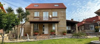 Preciosa casa de piedra con encanto a un paso de Muros