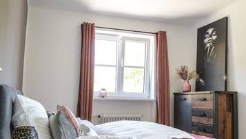 3 Schlafzimmer, Bügeleisen/Bügelbrett, WLAN, Bettwäsche