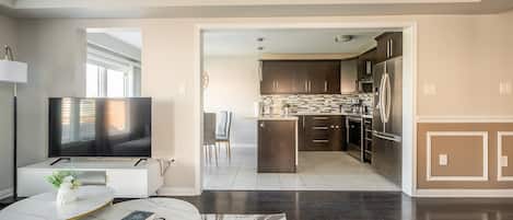 Family House, 3 Bedrooms, Kitchen, Lake View | Living area | Flat-screen TV, Netflix, Hulu, streaming services
