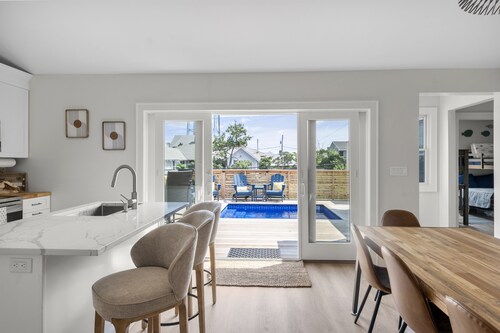 4BR Ocean Beach Luxury Getaway with Plunge Pool