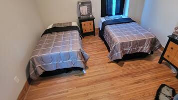 5 bedrooms, desk, iron/ironing board, free WiFi