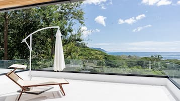 Deluxe Villa | 5 bedrooms, down duvets, Select Comfort beds, in-room safe