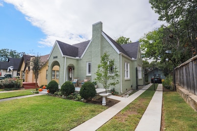 Newly Restored 2BR Heights Cottage