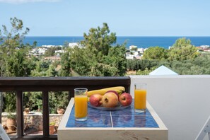 Double Room | Beach/ocean view - Aegean Apartments (Hersonissos)