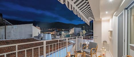 Apartment, 2 Bedrooms, Balcony, City View | Property grounds
