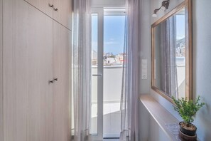 Leilighet, 2 soverom, balkong, byutsikt | Innvendig