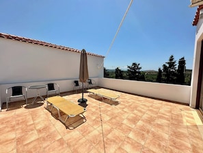 House, 3 Bedrooms, Balcony, Garden View | Terrace/patio