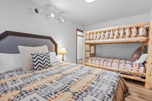 2 개의 침실, 무료 WiFi