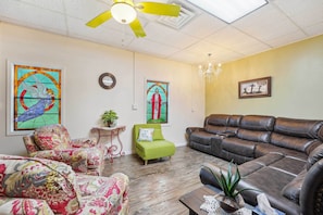 Living area - Historic Home Near Table Rock Lake, Branson (Omaha)