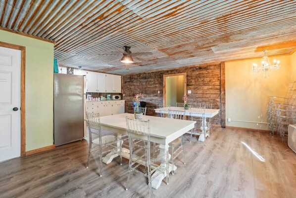 Dining - Historic Home Near Table Rock Lake, Branson (Omaha)