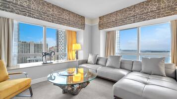 Smart TV, video games