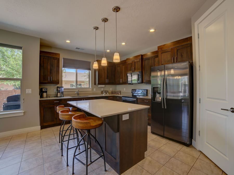 Casa de lujo | Cocina privada | Frigorífico grande, microondas, horno y placa de cocina