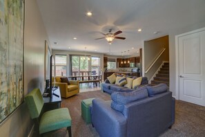 Luxury House | Living area | LED TV, Netflix, Hulu, streaming services - Entrada at Moab 442 (Moab)