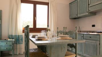 Apartment, 2 Bedrooms, Balcony | Private kitchen