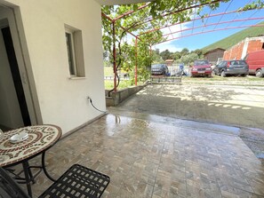 Outdoor dining - Apartments Slavko - Studio Apartment with Terrace (Kastel Novi)