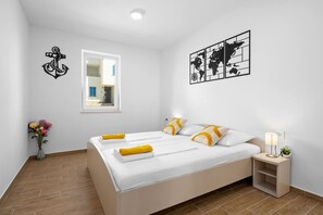 In-room safe, iron/ironing board, free WiFi, bed sheets