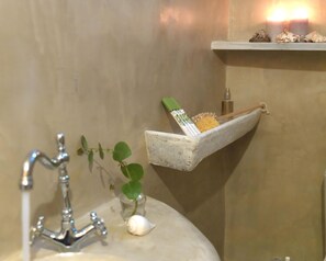 Towels, soap, shampoo, toilet paper