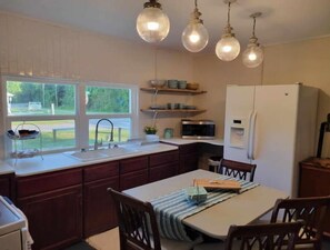 Private kitchen - Springs Cottage (O'brien)