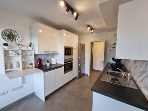 Private kitchen - Elegant apartment in the center of Los Cristianos (Arona)