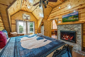 4 bedrooms, iron/ironing board, travel cot, free WiFi