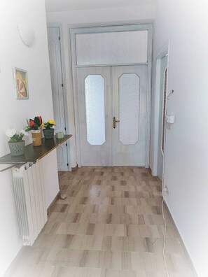 Apartment, 3 Schlafzimmer, Terrasse, Meerblick | Innenbereich