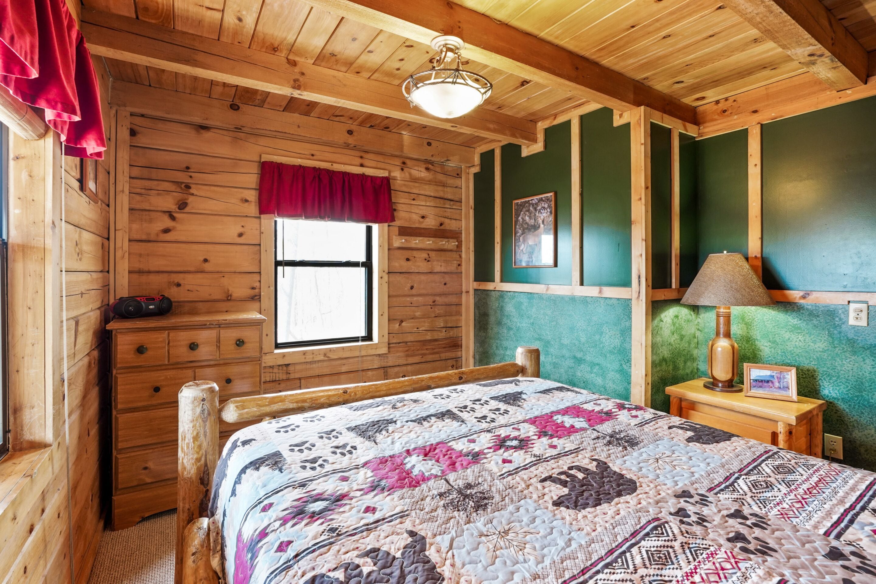 2 bedrooms, WiFi (free), bed sheets