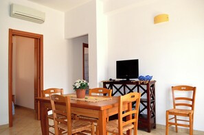 Dining room - Sv001 Apartment Air-conditioned 7 Seats Parking (San Vito Lo Capo)