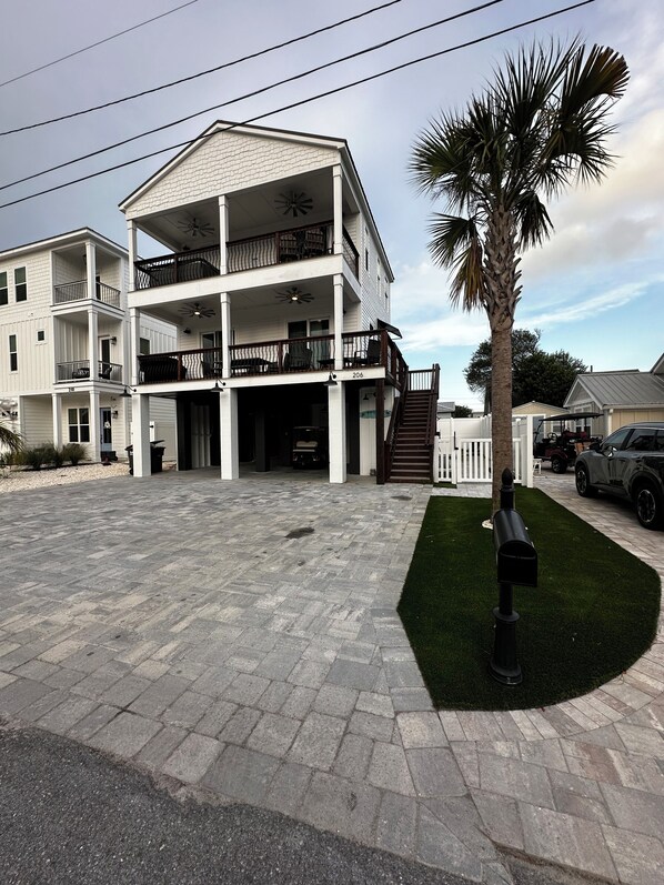 Exterior - PCB FUN-heated pool, hot tub, golf cart, putt putt (Panama City Beach)