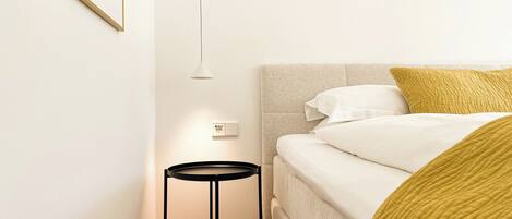 1 室のベッドルーム、セーフティボックス (室内)、アイロン / アイロン台、旅行用ベビーベッド