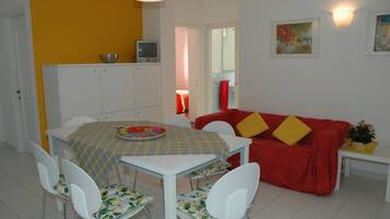 Villa, 3 habitaciones, balcón, vista al jardín | Comedor