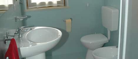 Villa, 3 Bedrooms, Balcony, Garden View | Bathroom