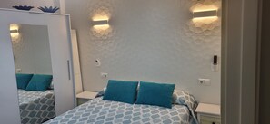 2 chambres, fer et planche à repasser, Wi-Fi, draps fournis