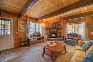 Fireplace - Bearfoot Cabin (Big Bear Lake)