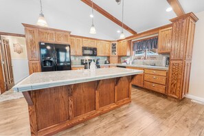 Hytte – basic | Eget kjøkken | Brødrister