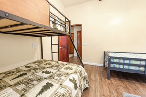 Basic-Ferienhütte | 3 Schlafzimmer, kostenloses WLAN