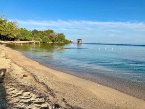 Beach - Oceanview Beachfront Private House. (Calabash Bight)