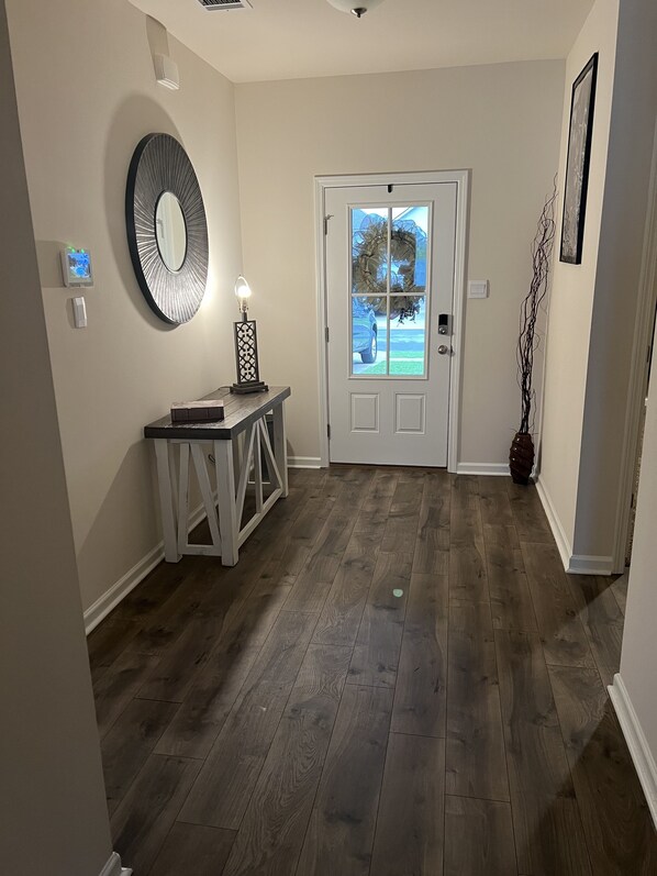 Interior - Very quiet piece (Maurice)