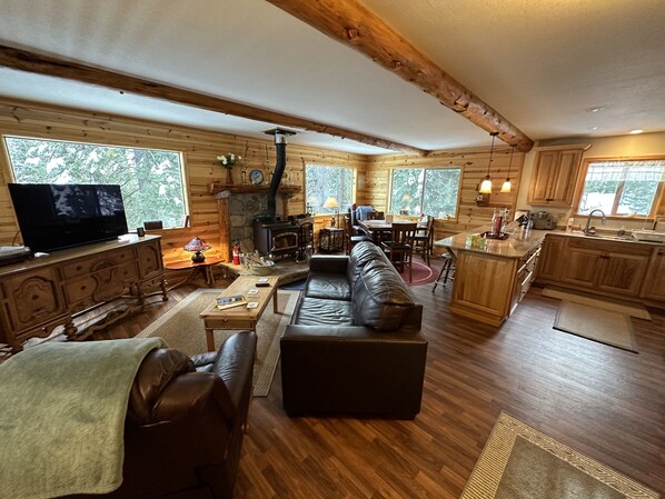 Smart TV, table tennis, books