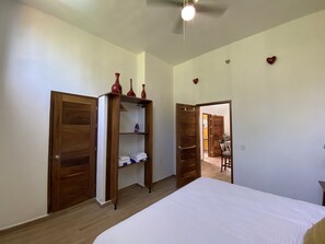2 bedrooms, WiFi, bed sheets - Sirena Suites Apartamento encantador de 2 dormitorios a una cuadra de la playa!! (Sayulita)